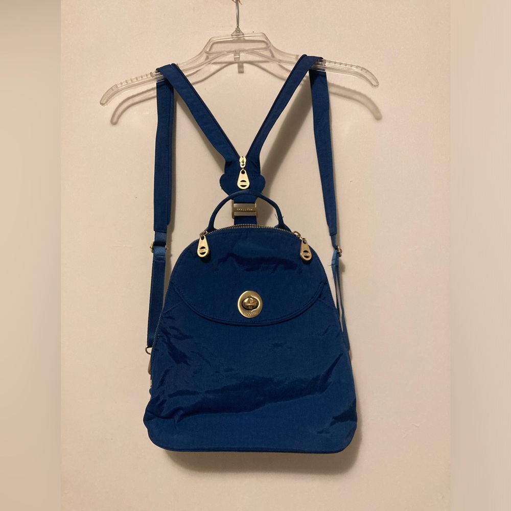Baggallini cross body / backpack
